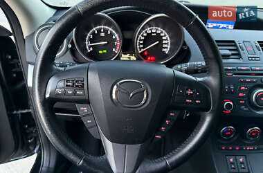Хэтчбек Mazda 3 2013 в 