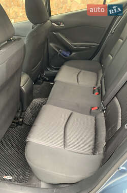 Седан Mazda 3 2014 в 