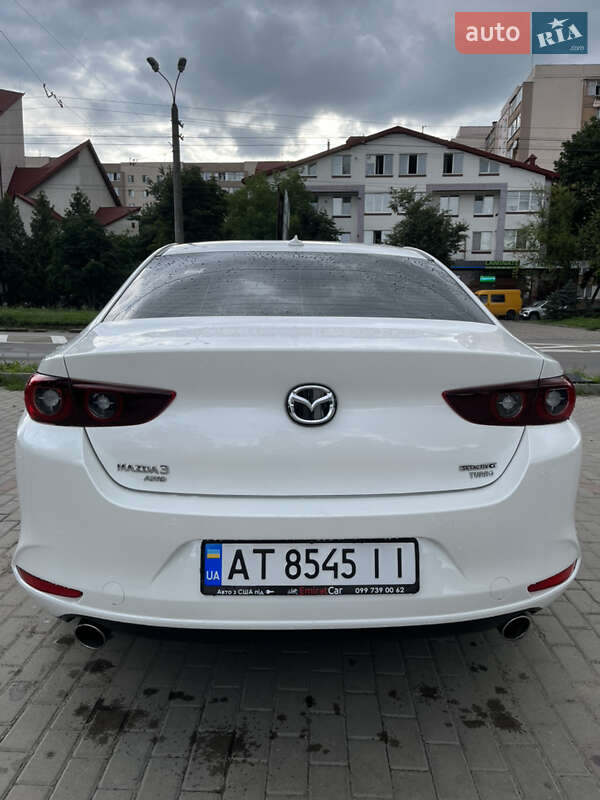 Седан Mazda 3 2022 в Ивано-Франковске