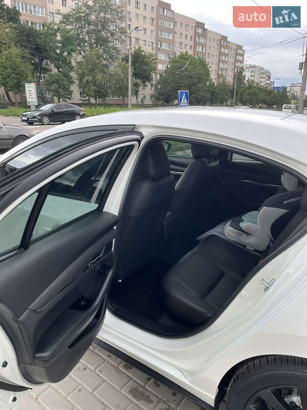 Седан Mazda 3 2022 в Ивано-Франковске
