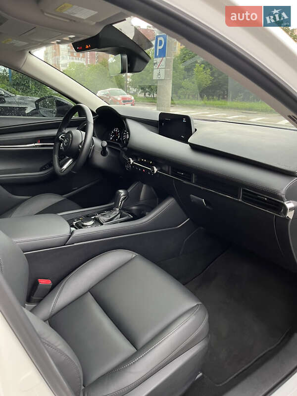 Седан Mazda 3 2022 в Ивано-Франковске