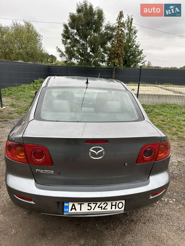 Седан Mazda 3 2004 в Коломые