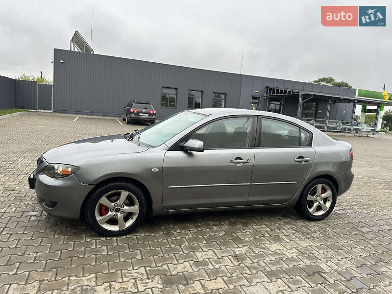 Седан Mazda 3 2004 в Коломые