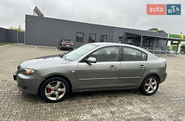 Седан Mazda 3 2004 в 
