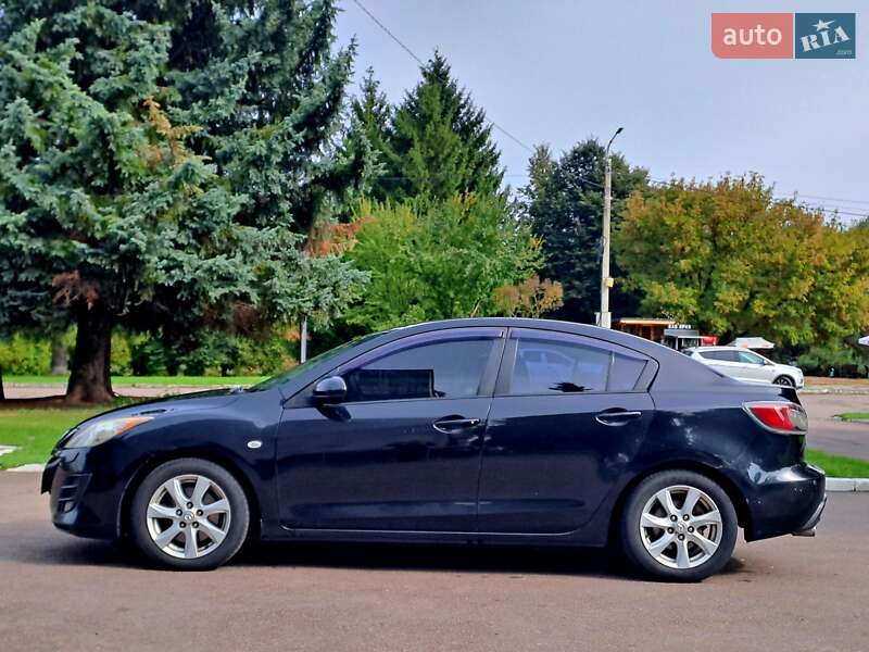 Седан Mazda 3 2010 в Ровно