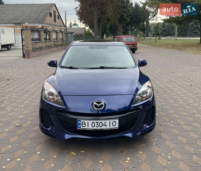 Седан Mazda 3 2012 в Лубнах