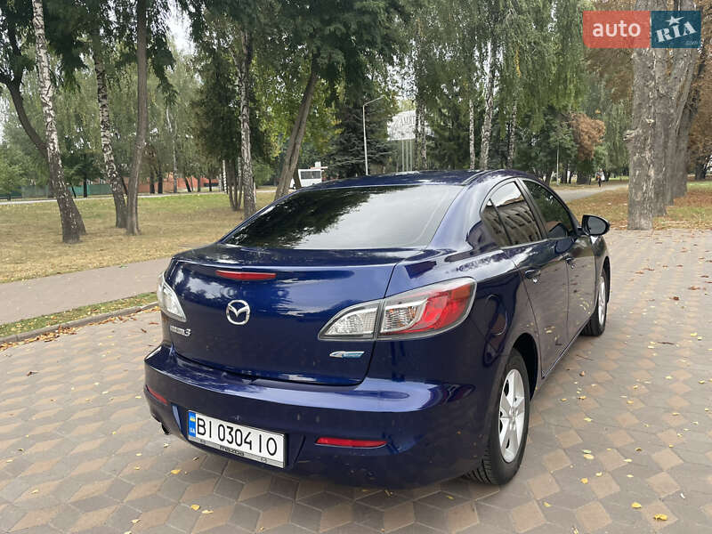 Седан Mazda 3 2012 в Лубнах