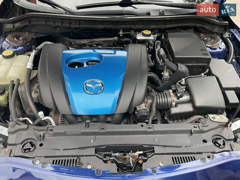 Седан Mazda 3 2012 в Лубнах