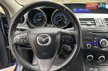 Седан Mazda 3 2012 в Лубнах