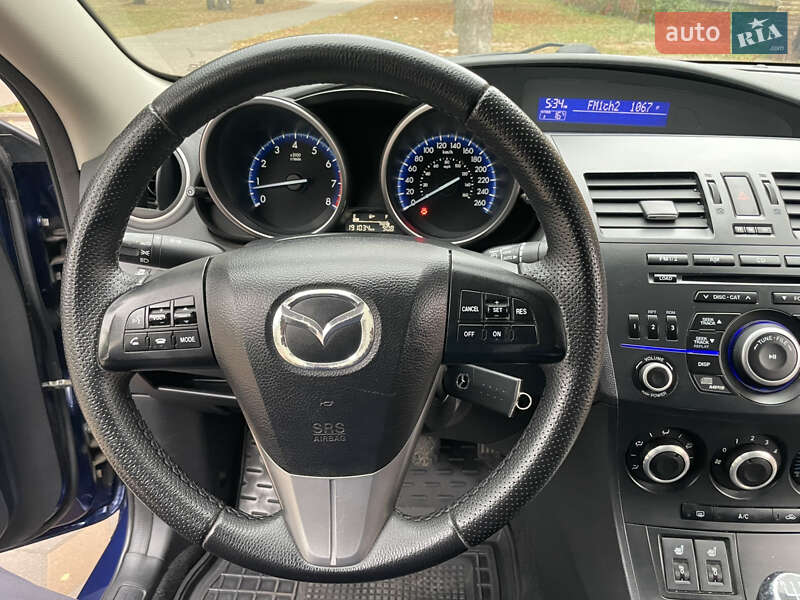 Седан Mazda 3 2012 в Лубнах