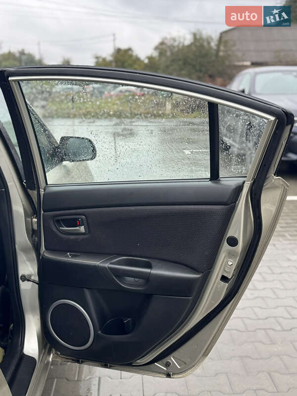 Седан Mazda 3 2007 в Виннице