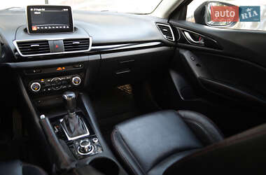 Седан Mazda 3 2015 в 