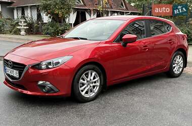 Хэтчбек Mazda 3 2015 в 