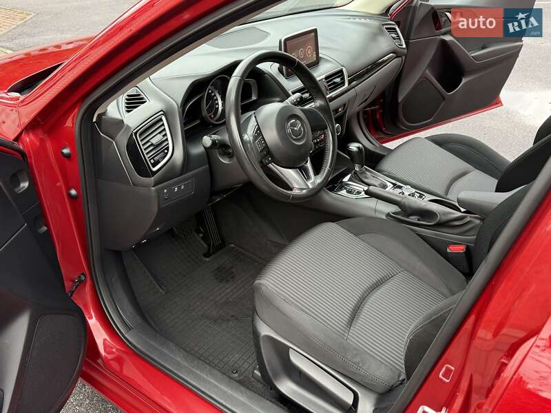 Хэтчбек Mazda 3 2015 в Виннице