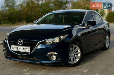 Седан Mazda 3 2014 в Дніпрі
