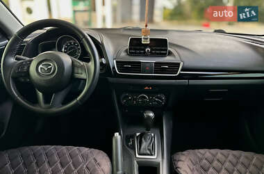 Седан Mazda 3 2014 в 