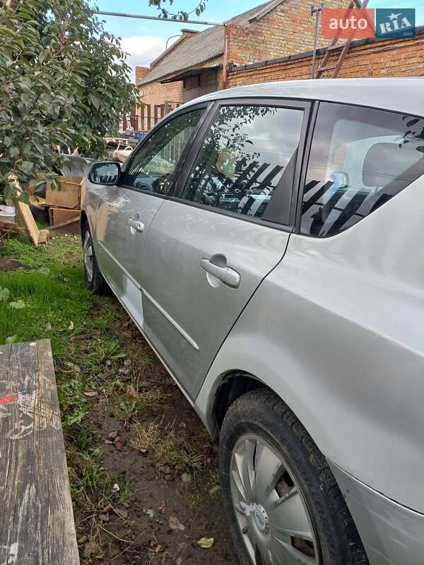 Хэтчбек Mazda 3 2003 в 