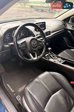 Седан Mazda 3 2017 в 