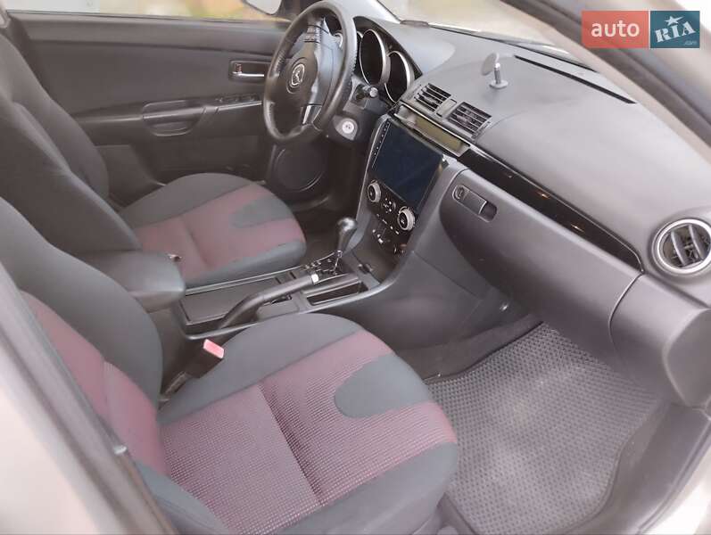 Хэтчбек Mazda 3 2005 в Лубнах