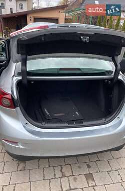 Седан Mazda 3 2016 в 