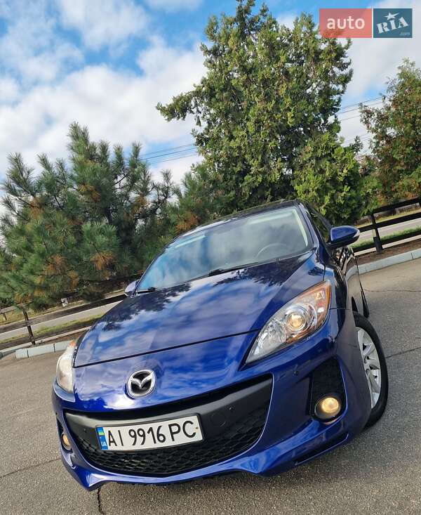 Седан Mazda 3 2013 в 