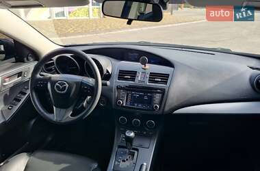 Седан Mazda 3 2013 в 