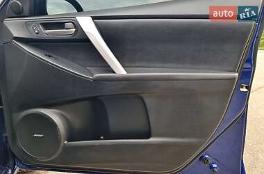 Седан Mazda 3 2013 в 