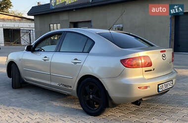Седан Mazda 3 2004 в 