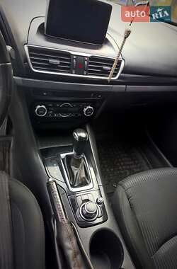 Хэтчбек Mazda 3 2015 в 