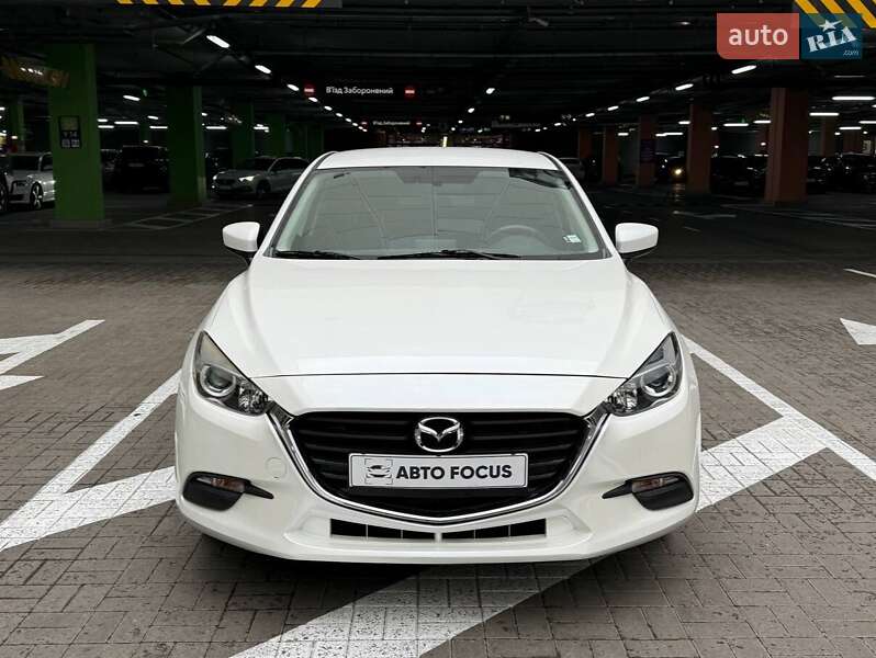 Седан Mazda 3 2017 в Киеве