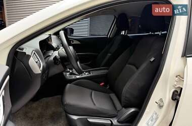 Седан Mazda 3 2017 в 