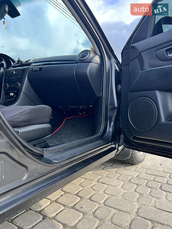 Хетчбек Mazda 3 2004 в Львові