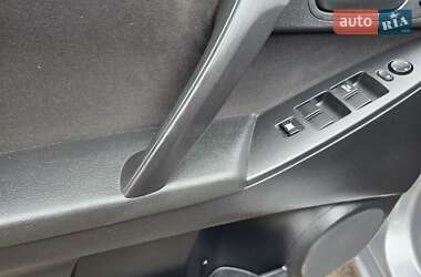 Седан Mazda 3 2011 в 
