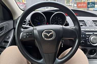 Седан Mazda 3 2011 в 