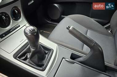Седан Mazda 3 2011 в 