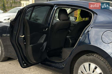 Седан Mazda 3 2014 в 