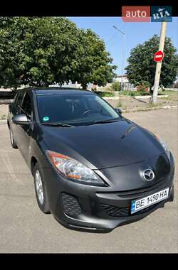 Хэтчбек Mazda 3 2012 в 