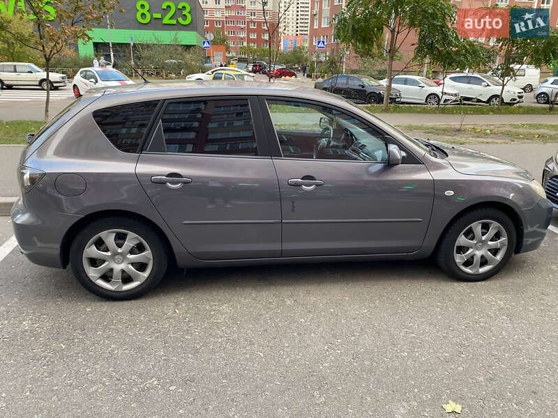 Хэтчбек Mazda 3 2007 в Радомышле