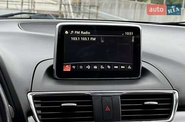 Седан Mazda 3 2015 в 