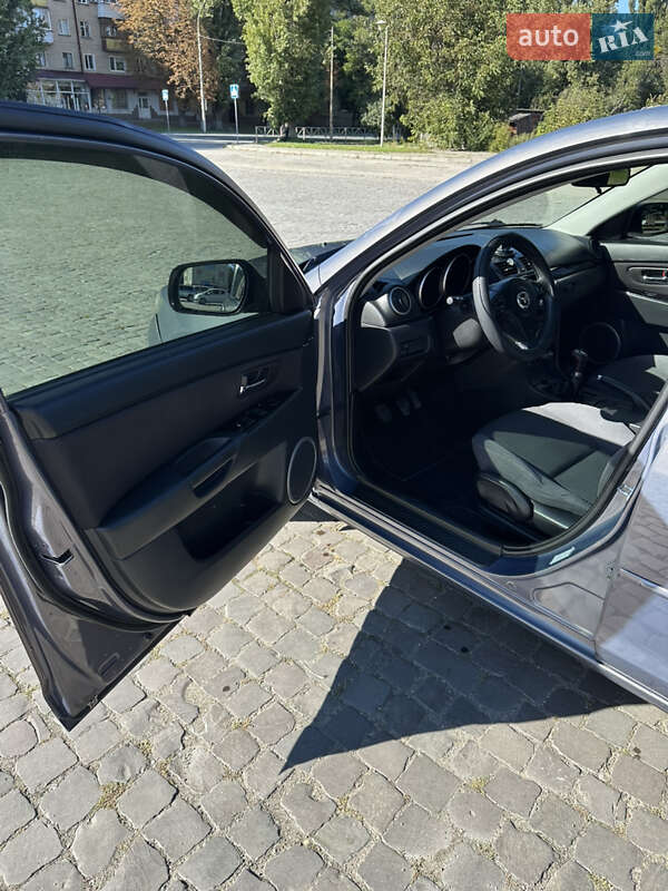 Седан Mazda 3 2008 в Каменец-Подольском