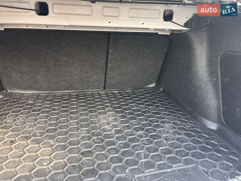 Седан Mazda 3 2017 в Днепре