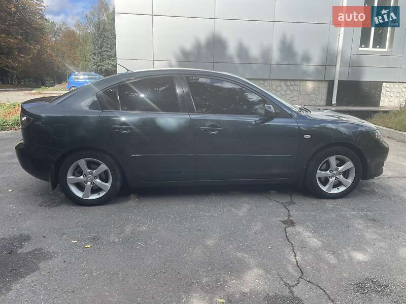 Седан Mazda 3 2005 в Днепре