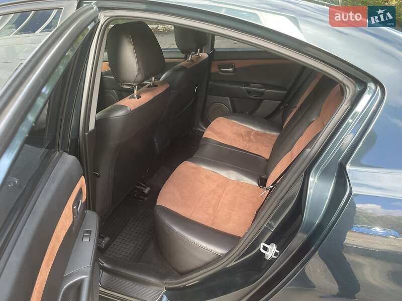 Седан Mazda 3 2005 в Днепре