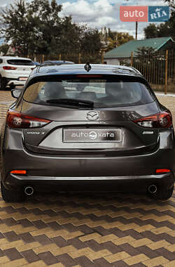 Хэтчбек Mazda 3 2017 в 