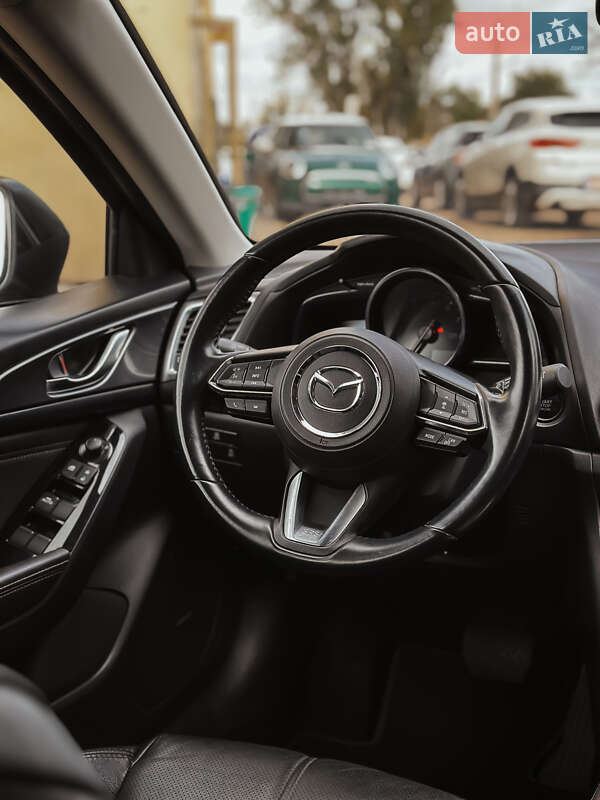 Хэтчбек Mazda 3 2017 в Николаеве