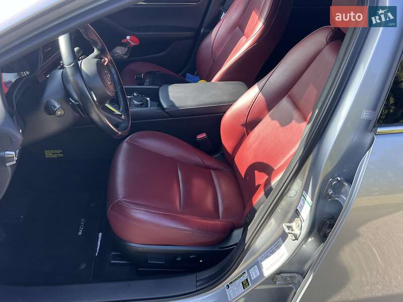 Хетчбек Mazda 3 2022 в Дніпрі