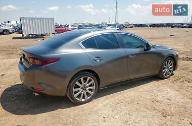 Седан Mazda 3 2023 в 