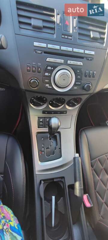 Седан Mazda 3 2011 в Полтаве