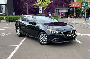 Седан Mazda 3 2016 в Киеве