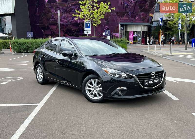 Седан Mazda 3 2016 в Киеве